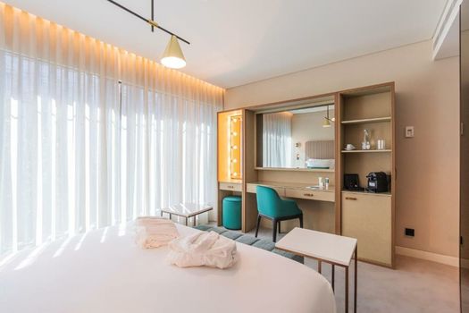 LUSTER Hotel