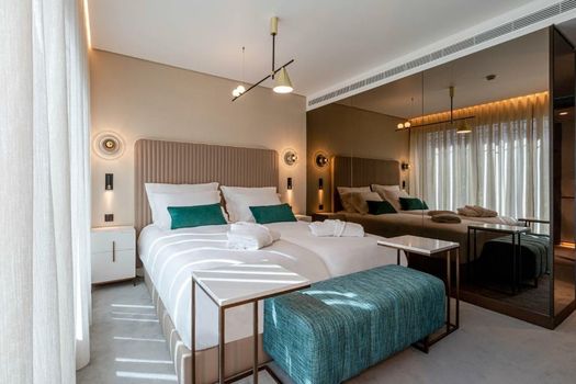 LUSTER Hotel