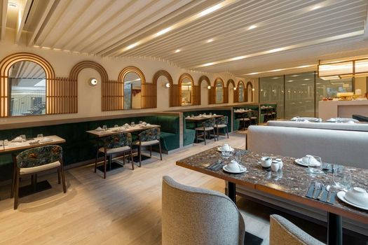 LUSTER Hotel