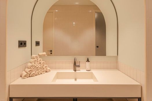 LUSTER Hotel