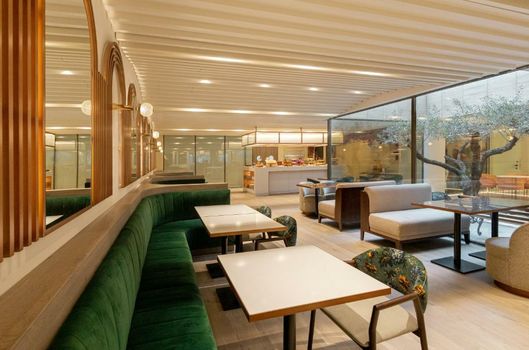 LUSTER Hotel