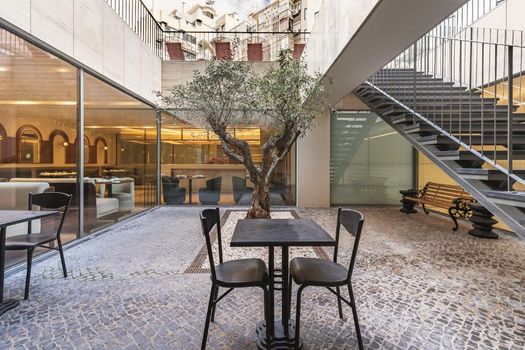 LUSTER Hotel
