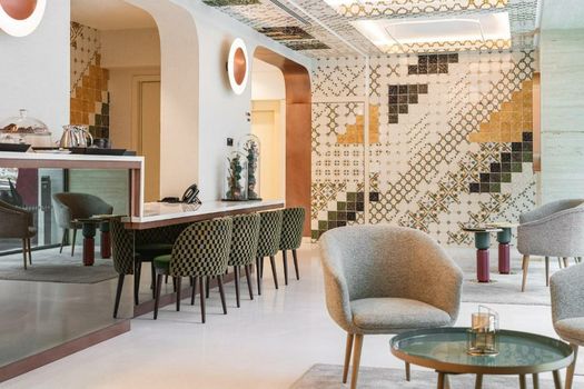 LUSTER Hotel