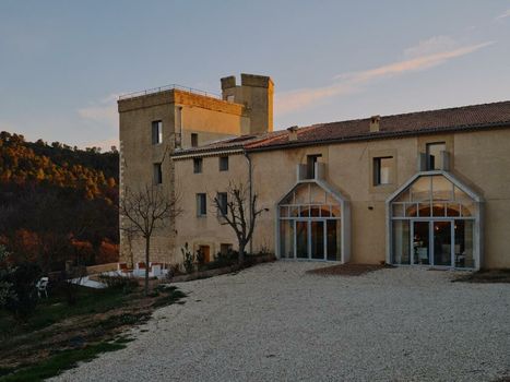 La Ferme HI bride