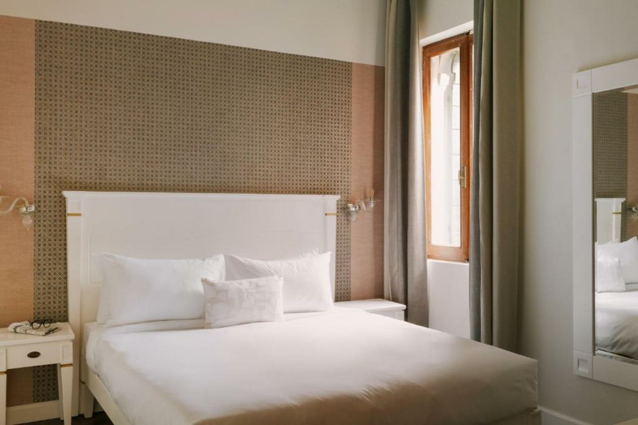 Sonder Salute Palace