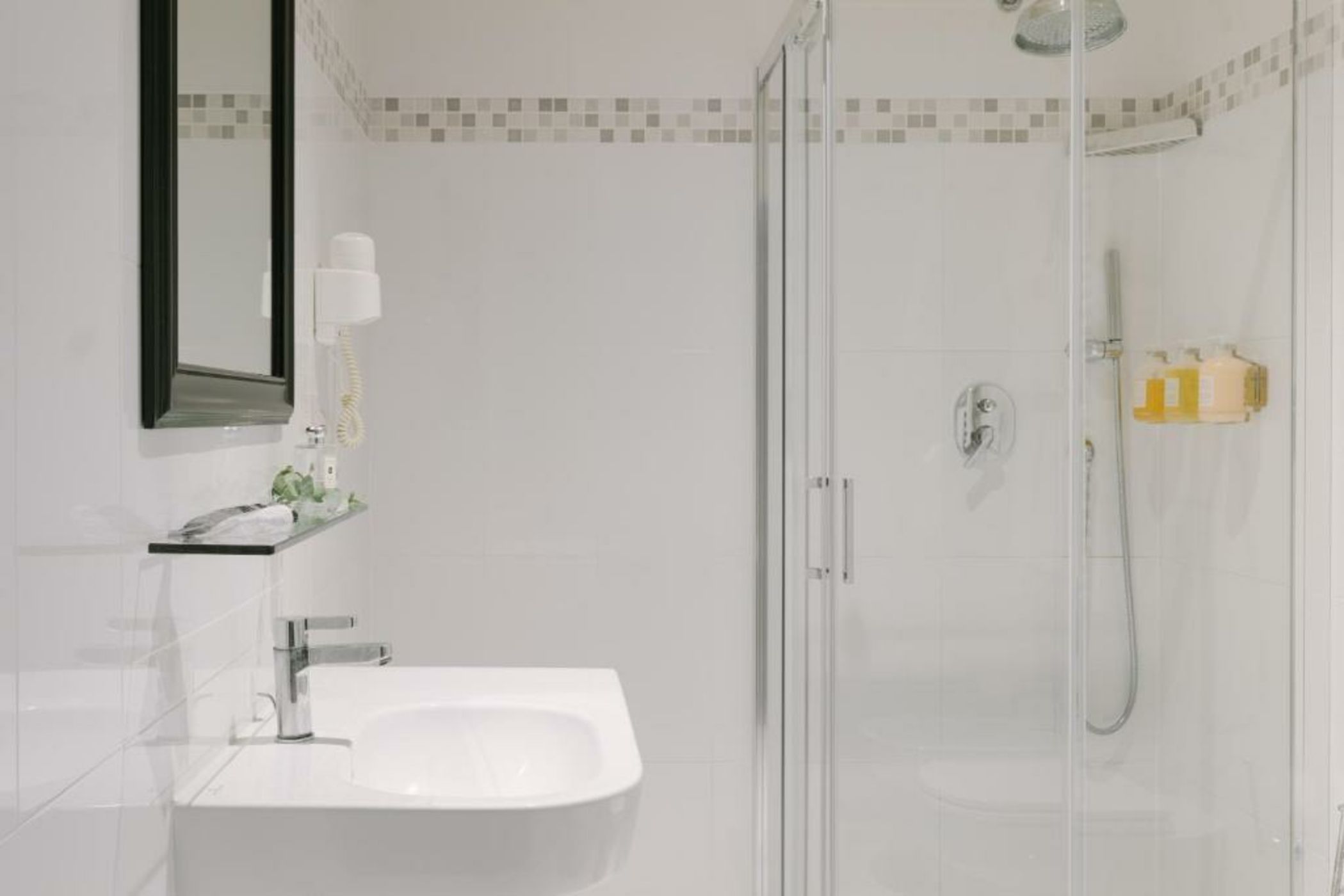 Sonder Salute Palace