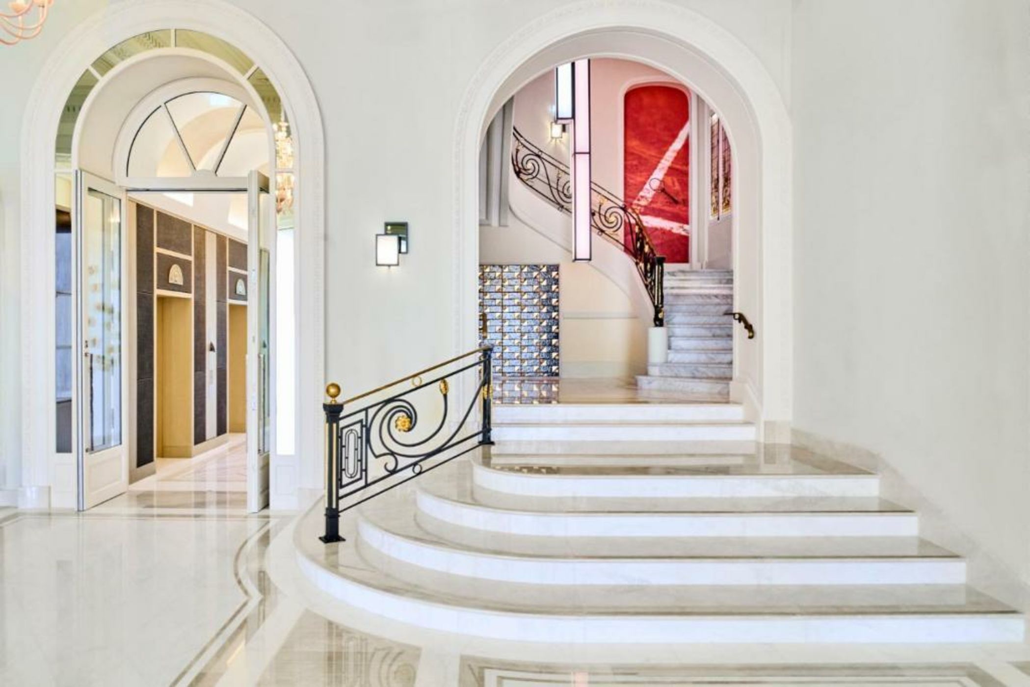 Carlton Cannes, a Regent Hotel