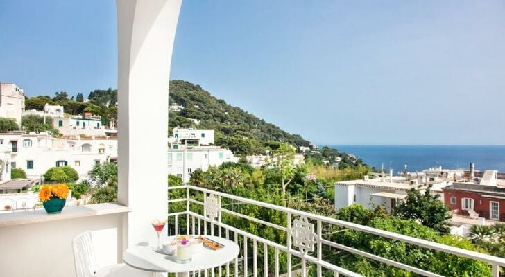 Pazziella Garden & Suites