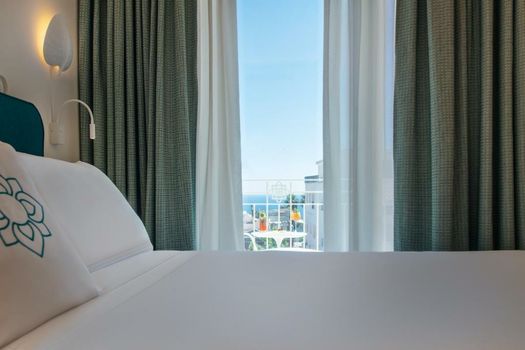 Pazziella Garden & Suites