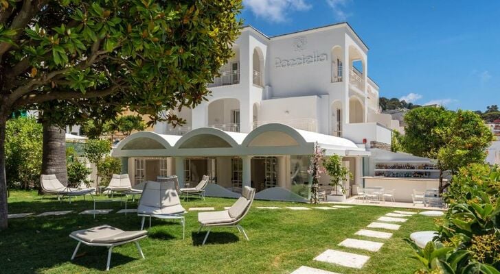 Pazziella Garden & Suites