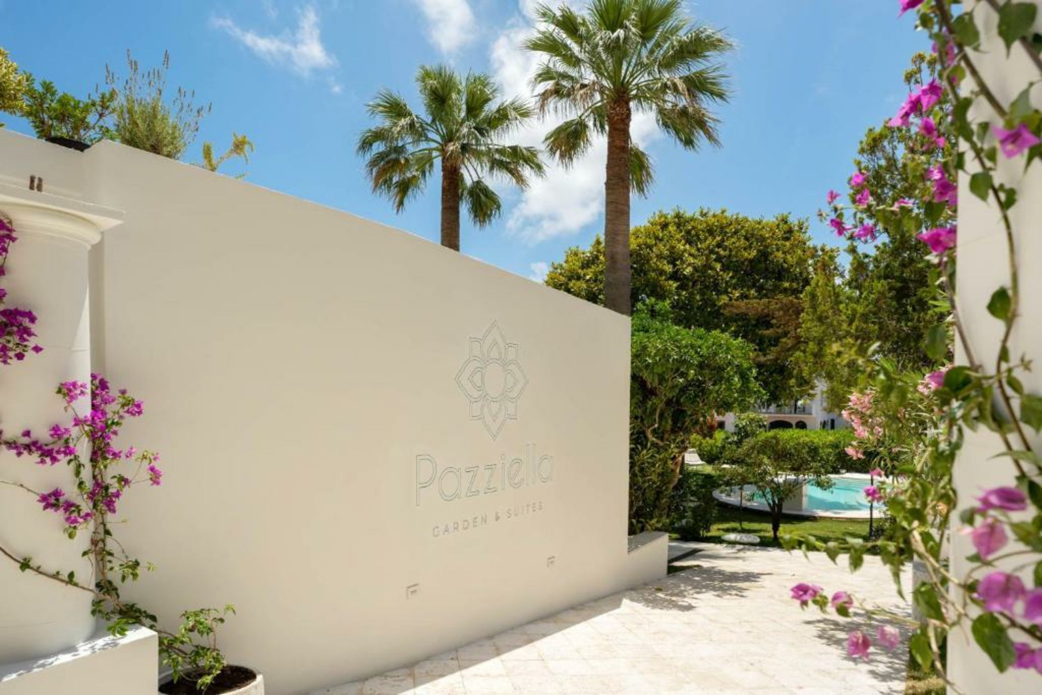 Pazziella Garden & Suites