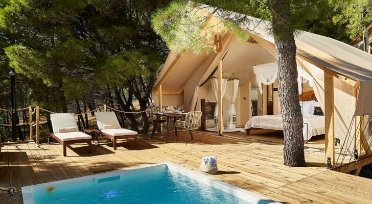 Abeille Maison Glamping Resort Zlatni Rat -Adults Only