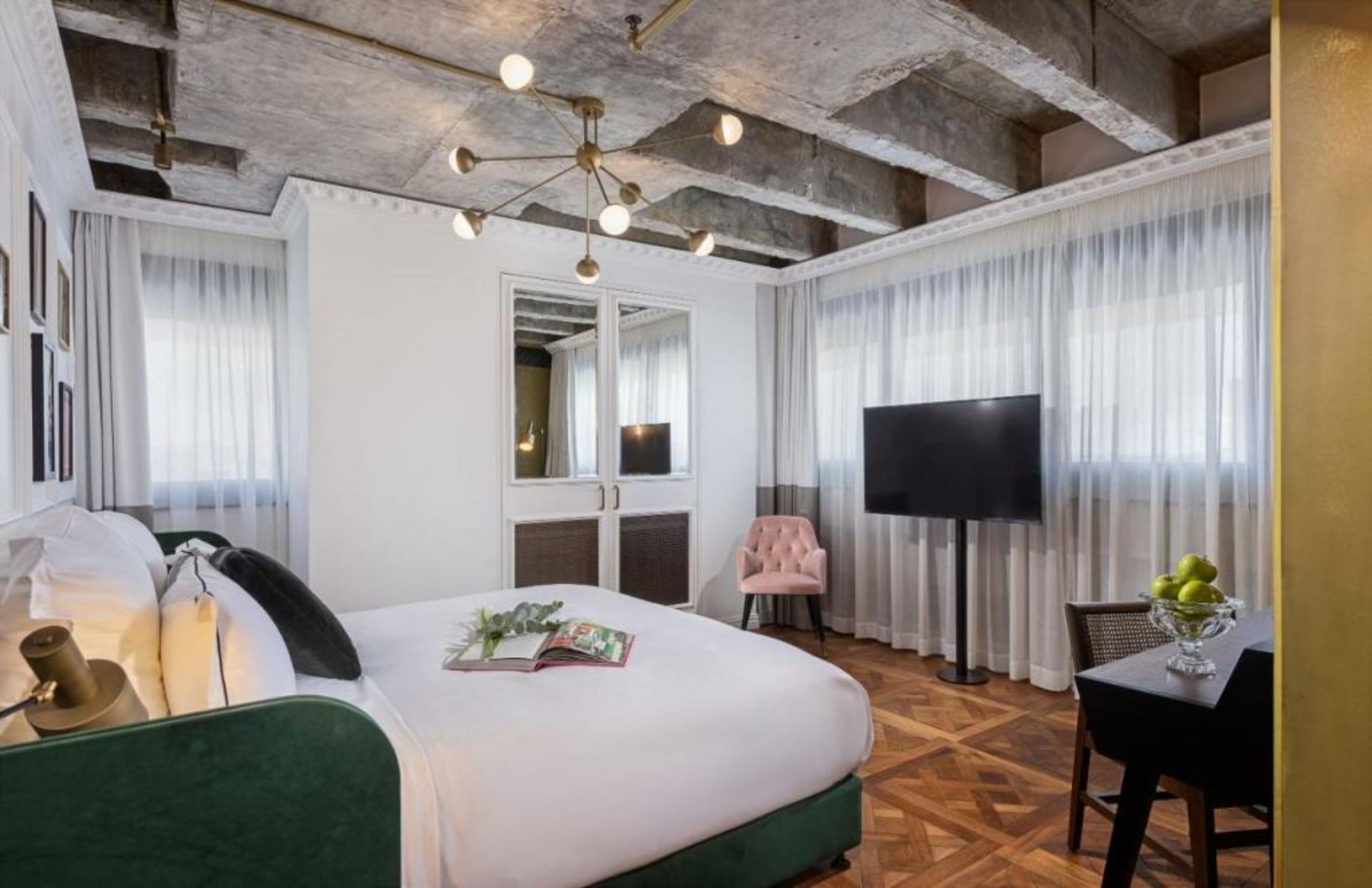 Brown BoBo, a member of Brown Hotels