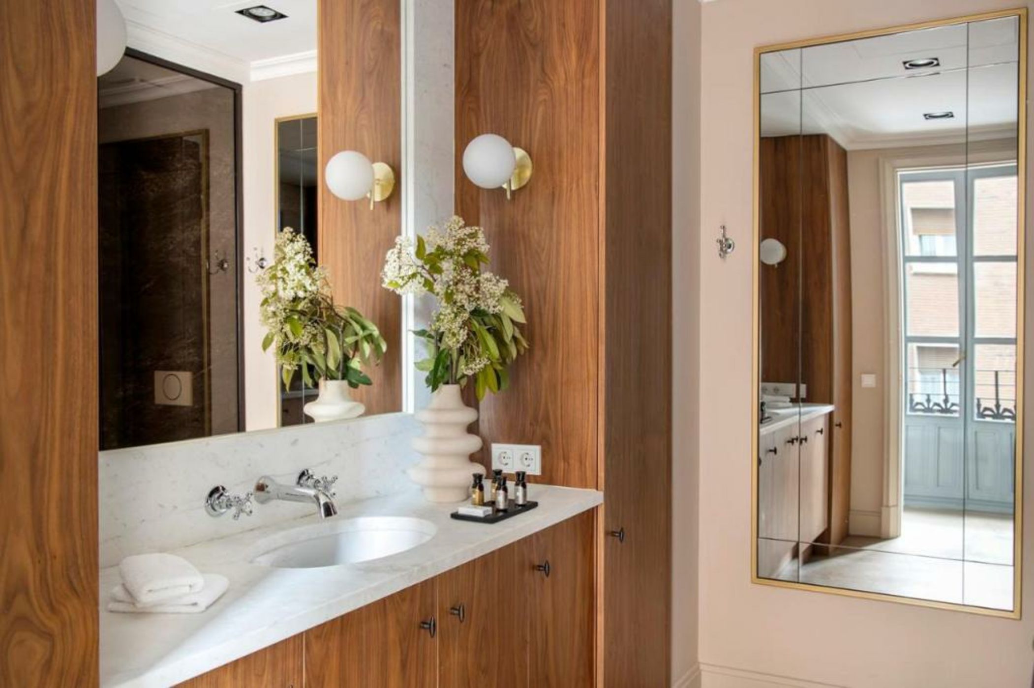 Ayala 63 - THE ARC COLLECTION