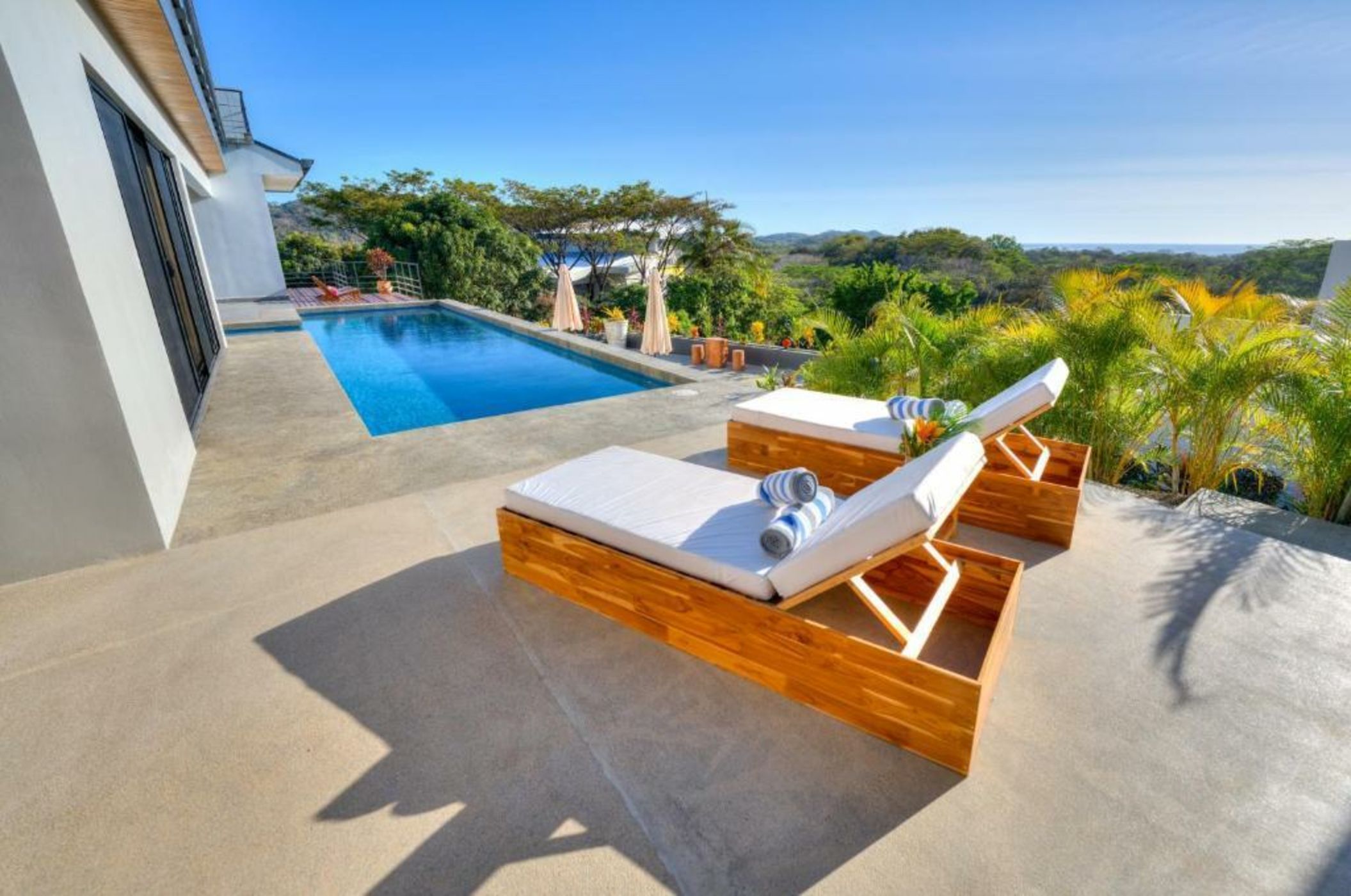 Casa Ojos Azules, Nosara. New Listing