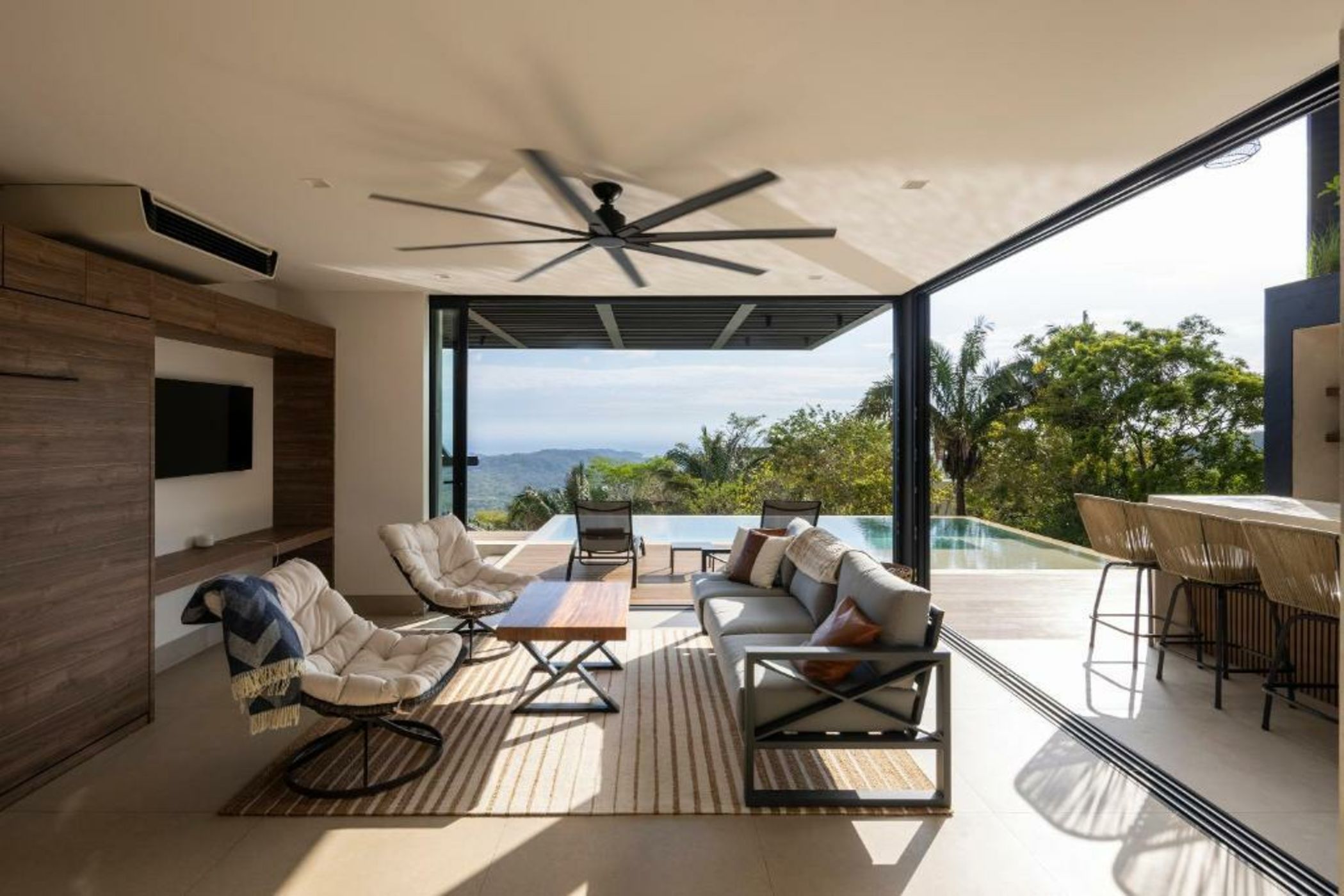 La Perla Negra Home, Luxurious Private Retreat, Ocean Views