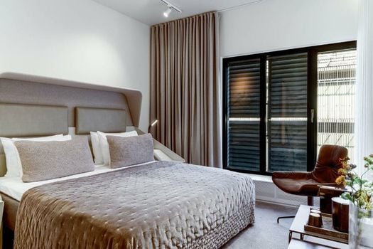the Socialist, a Tribute Portfolio Hotel