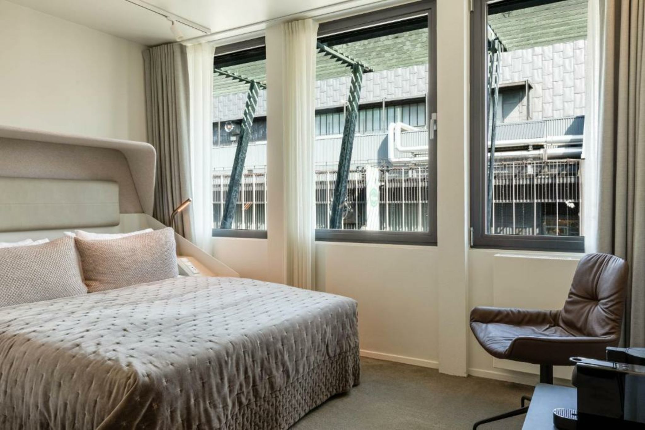 the Socialist, a Tribute Portfolio Hotel