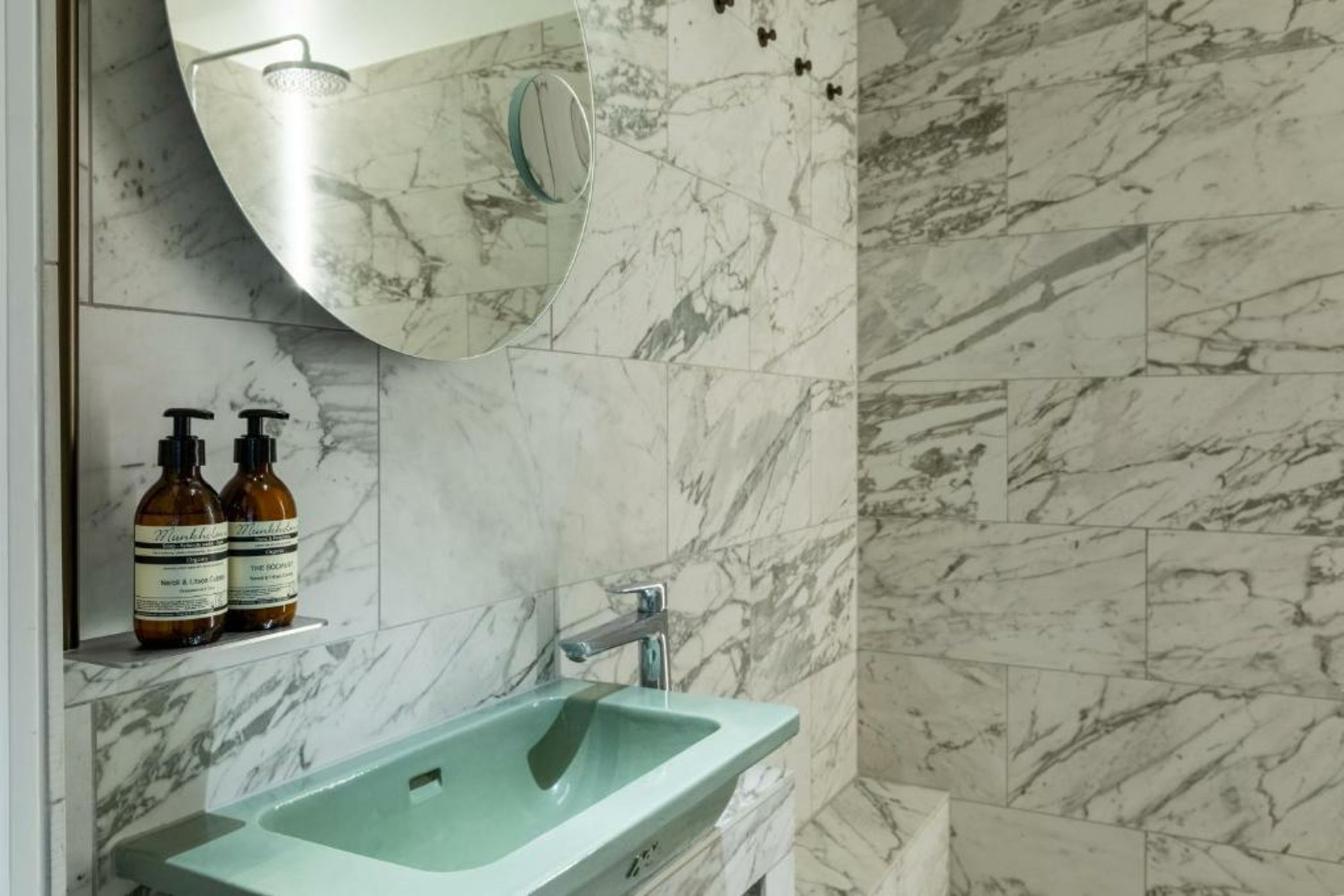 the Socialist, a Tribute Portfolio Hotel