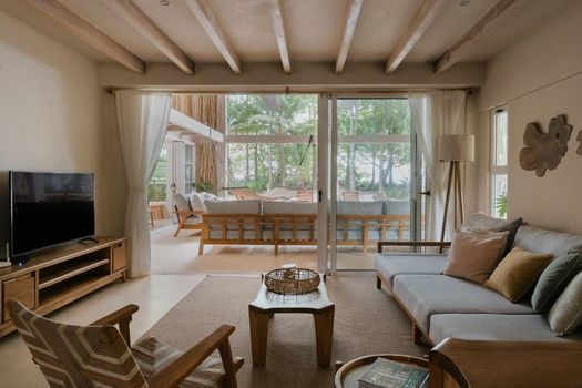 Casa Arena Beachfront Property