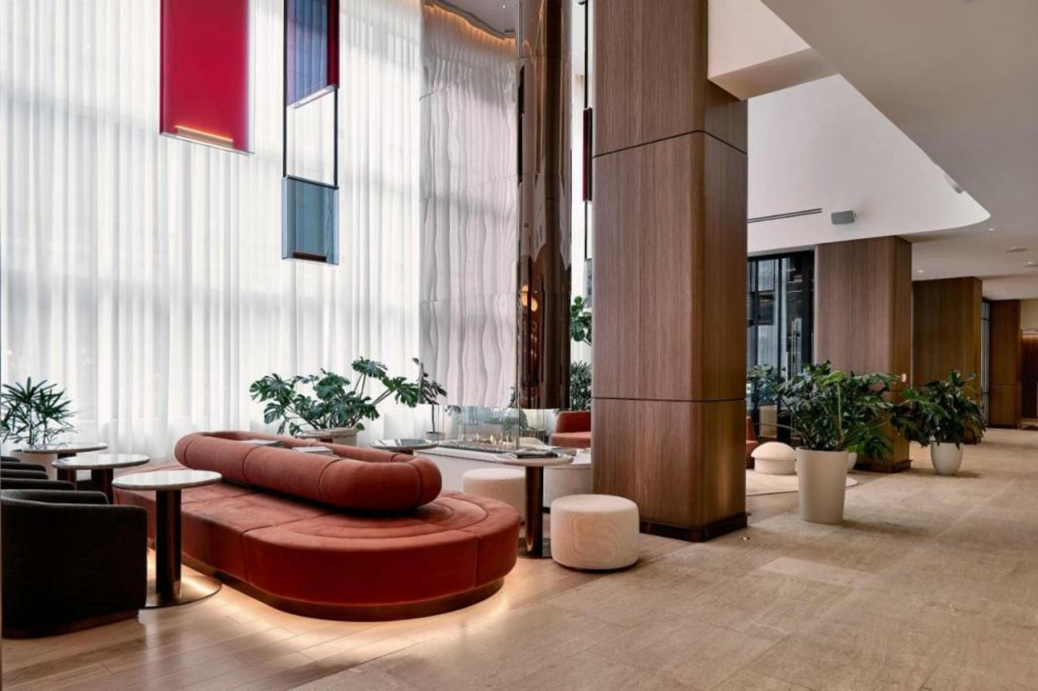 Vogue Hotel Montreal Downtown, Curio Collection by Hilton