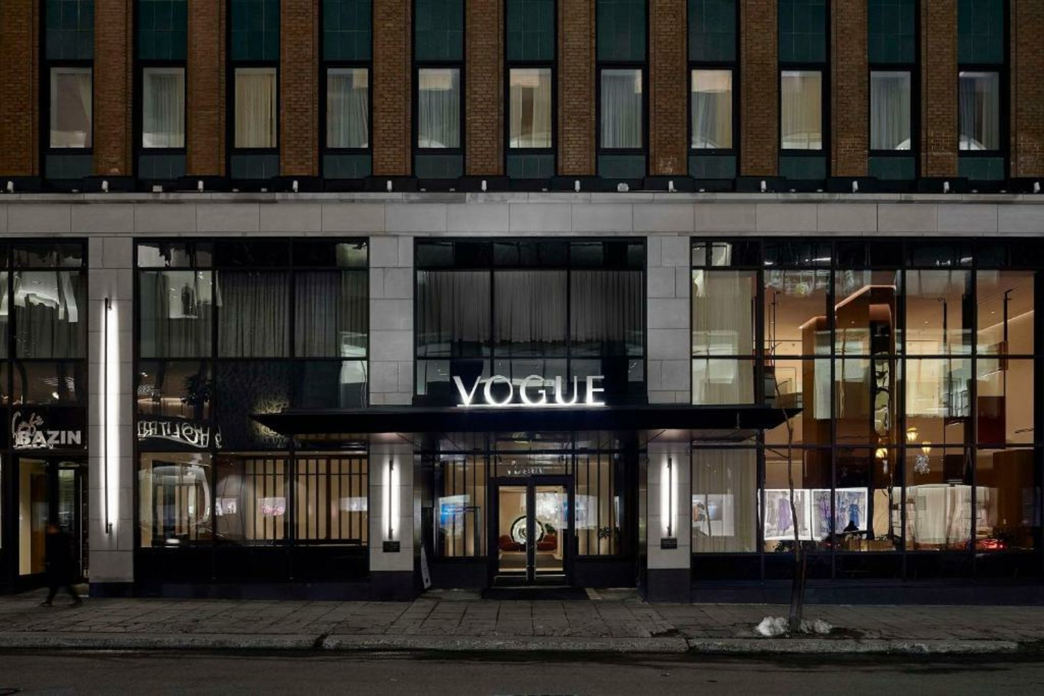 Vogue Hotel Montreal Downtown, Curio Collection by Hilton