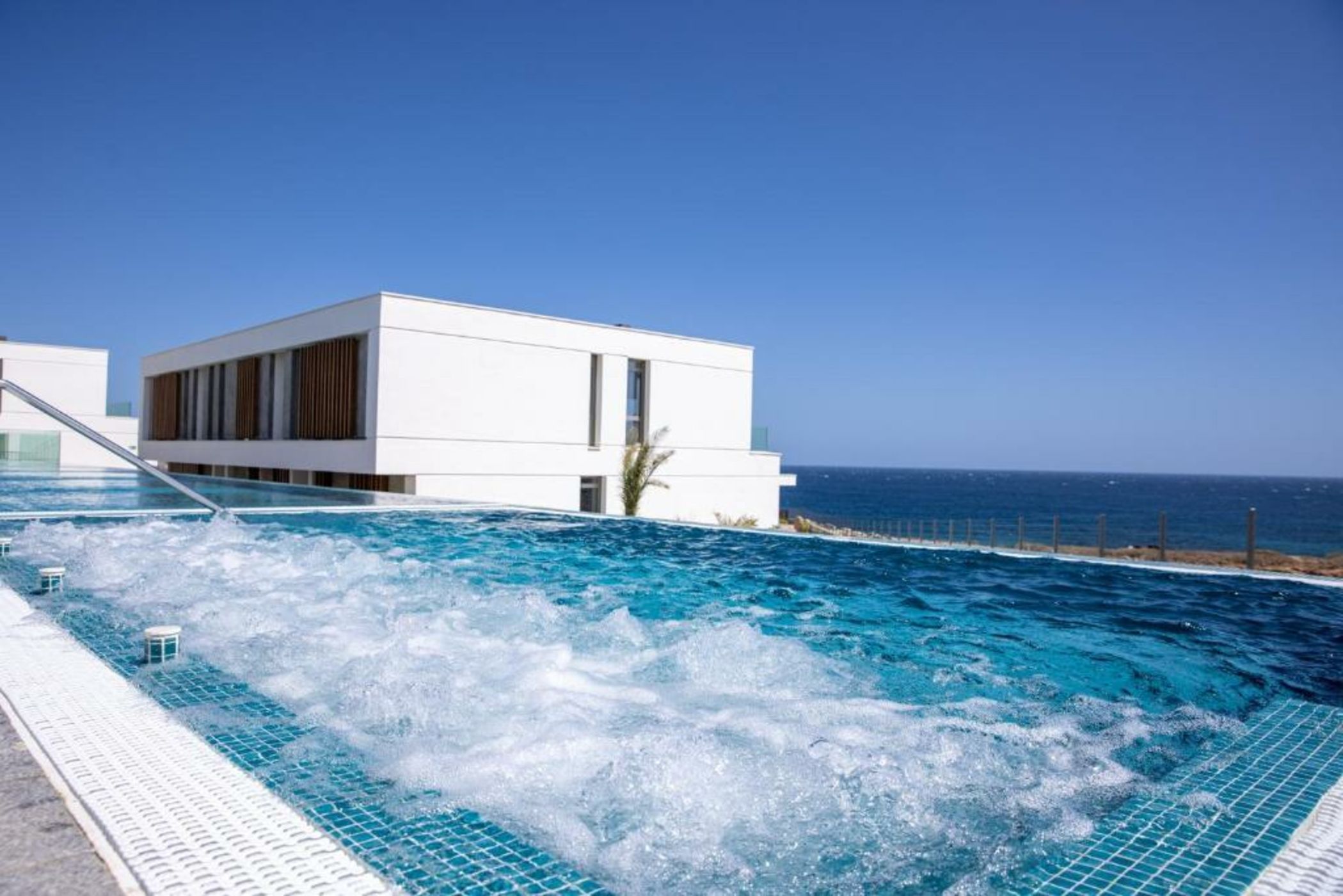 Nivaria Beach Apartments and Villas