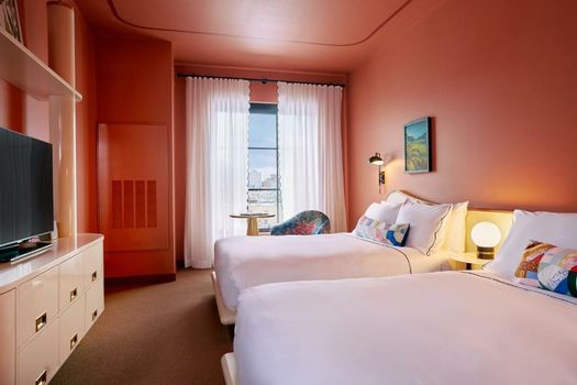 Hotel Genevieve