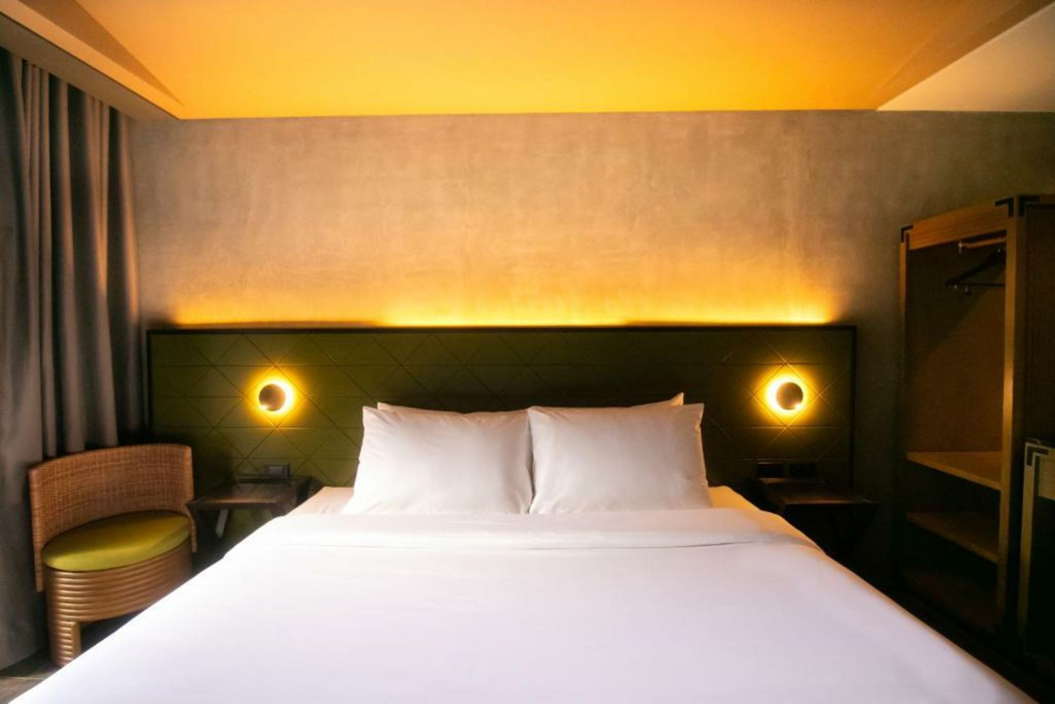 The Funny Lion - El Nido