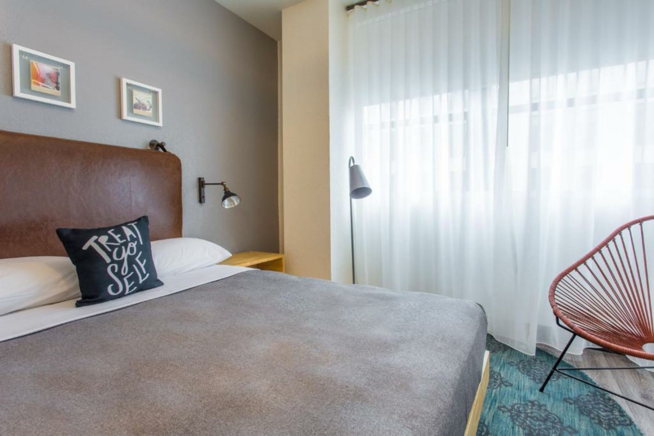 Moxy San Diego Gaslamp Quarter