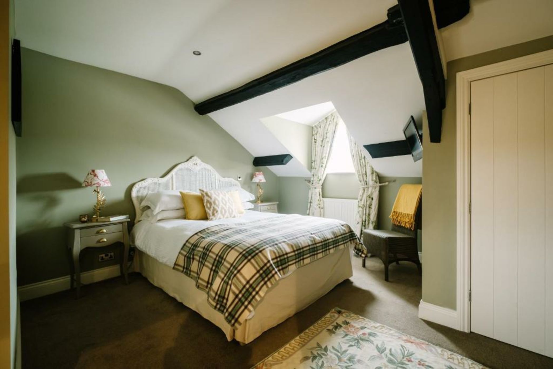 The Hare & Hounds Inn