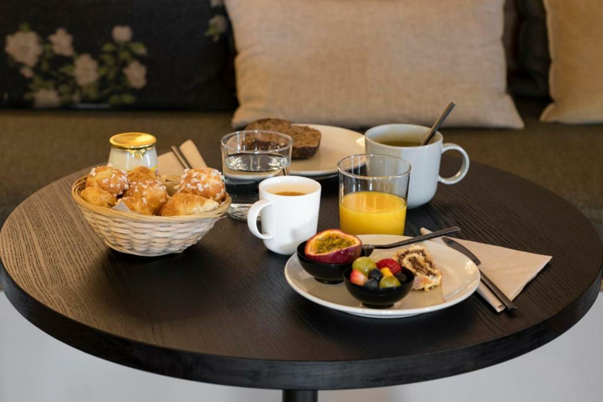 Tinah Paris, Champs Elysées