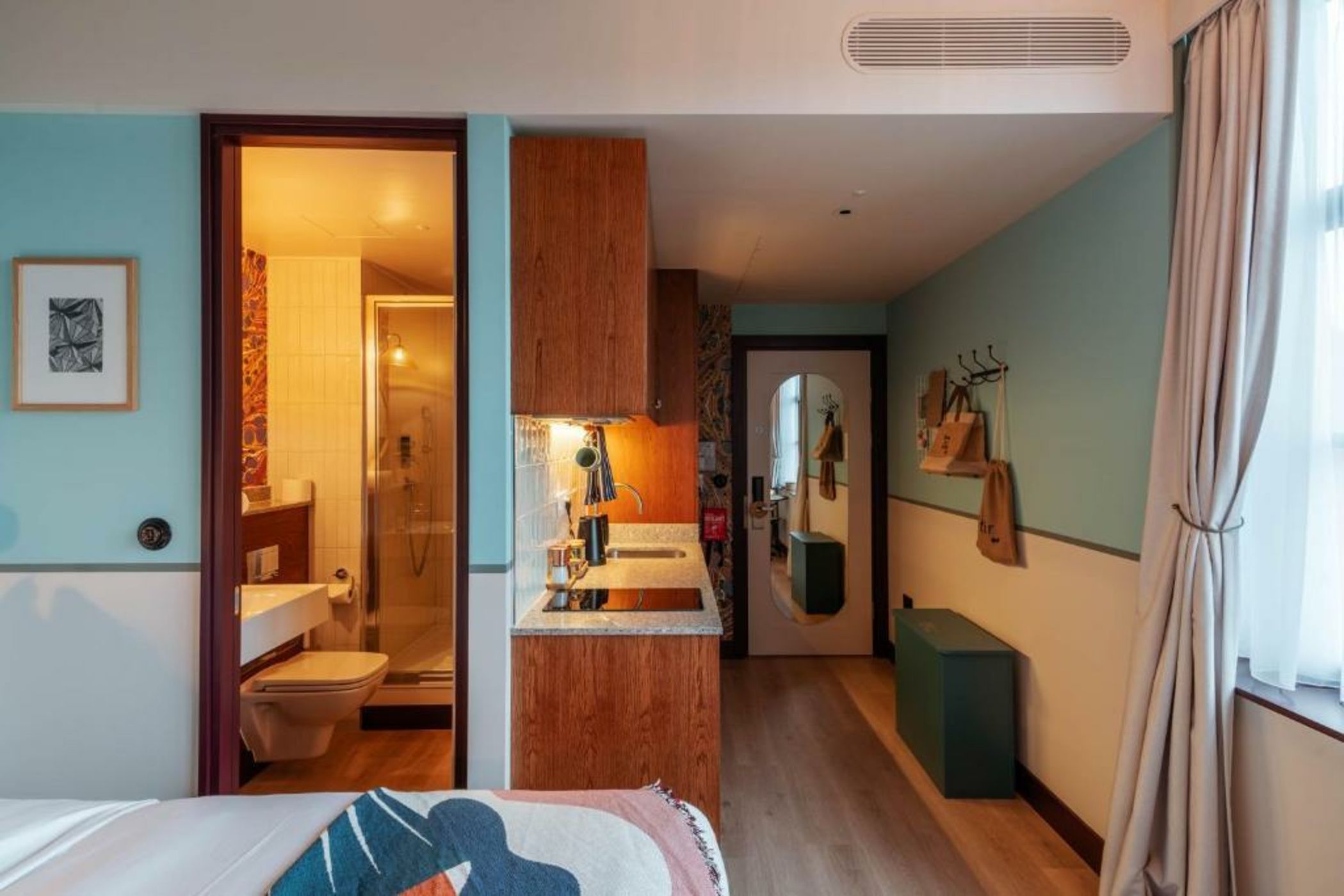 room2 Chiswick Hometel