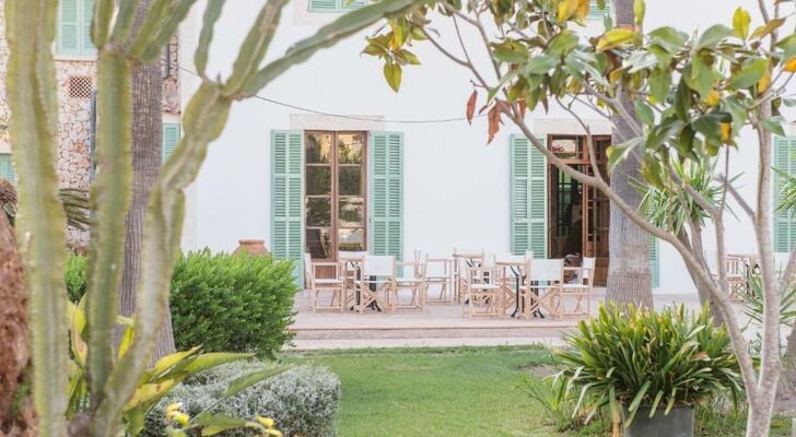 Curolla Petit Hotel
