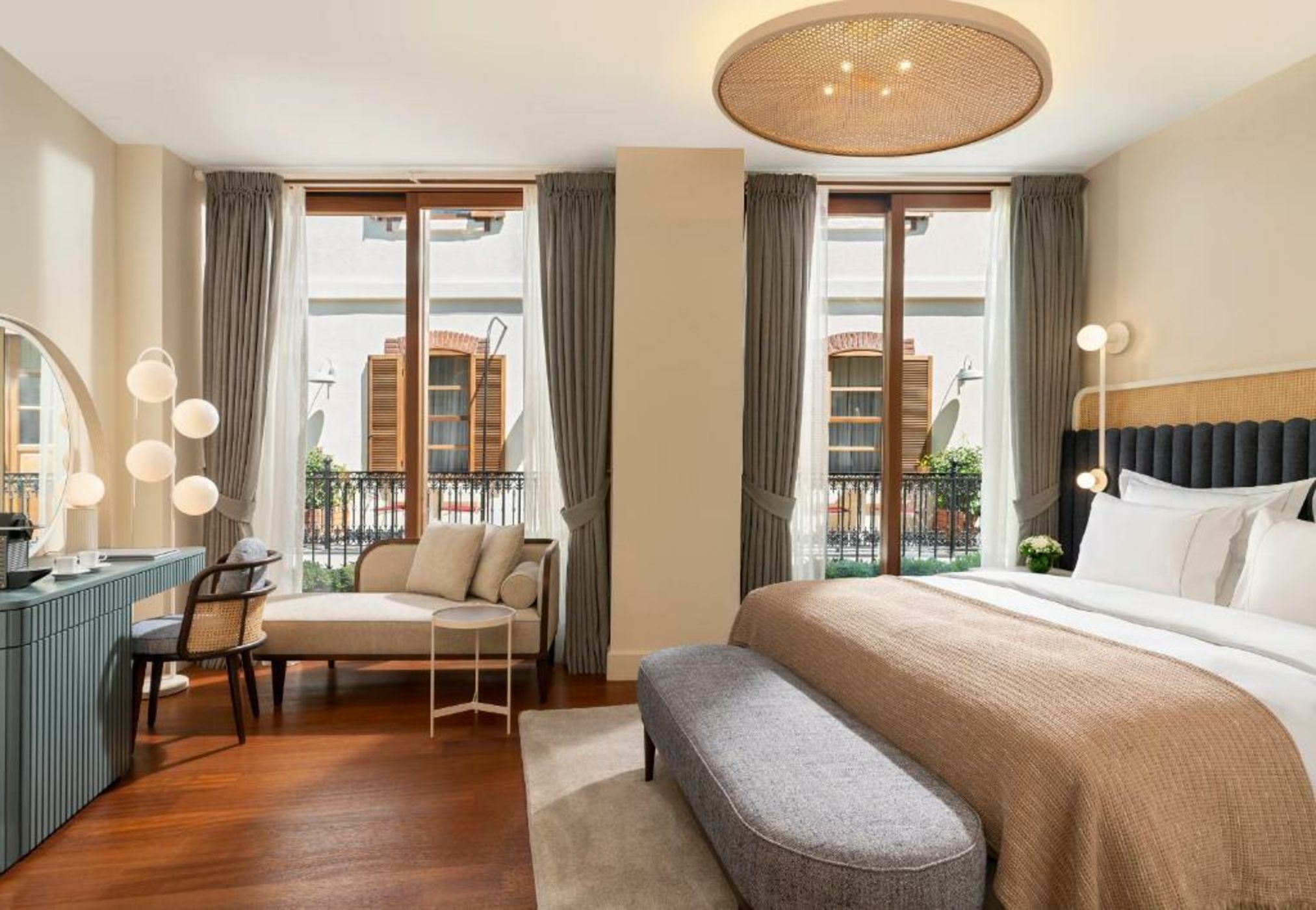 Ecole St. Pierre Hotel