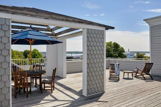 The Harbor Front Inn