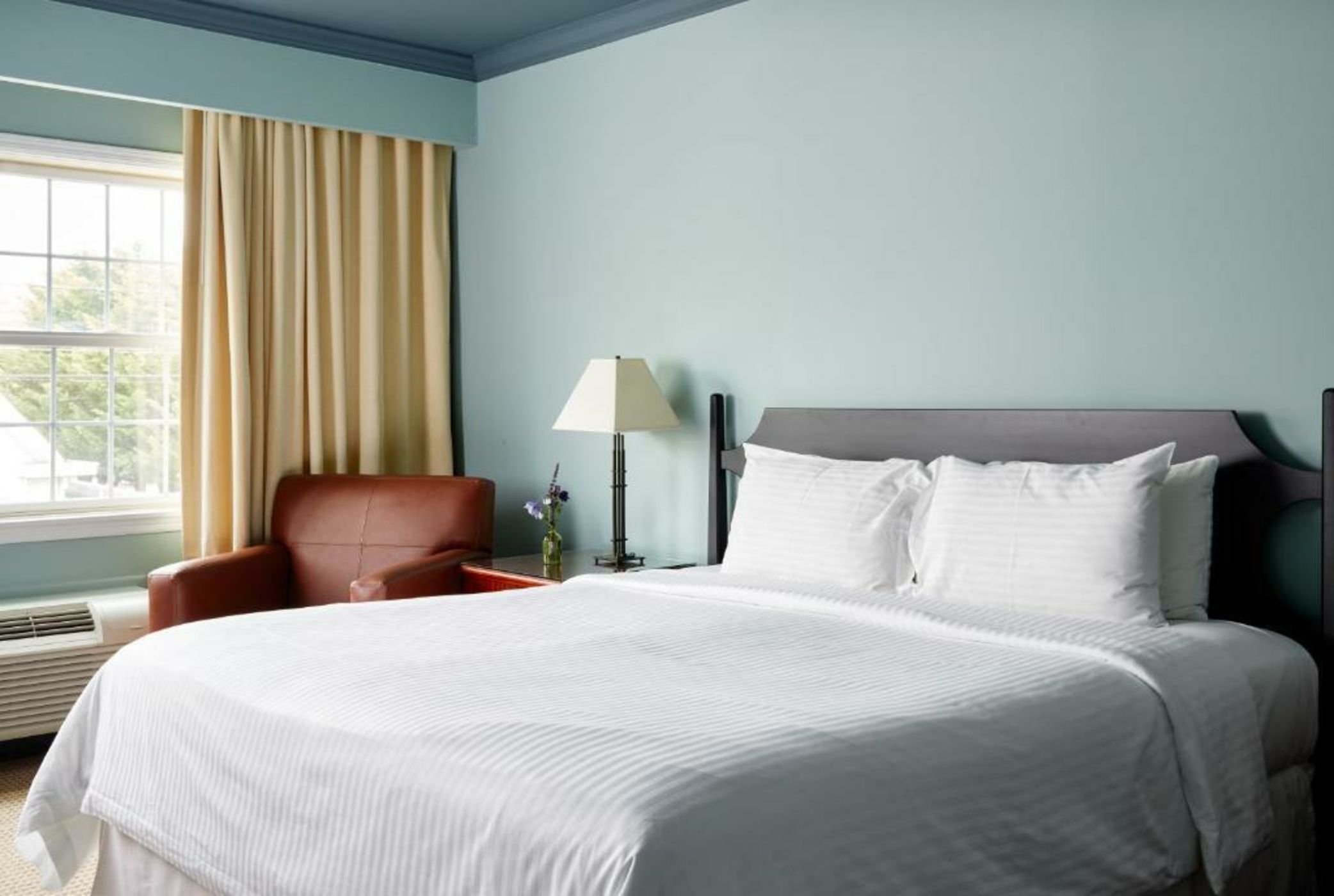 The Harbor Front Inn