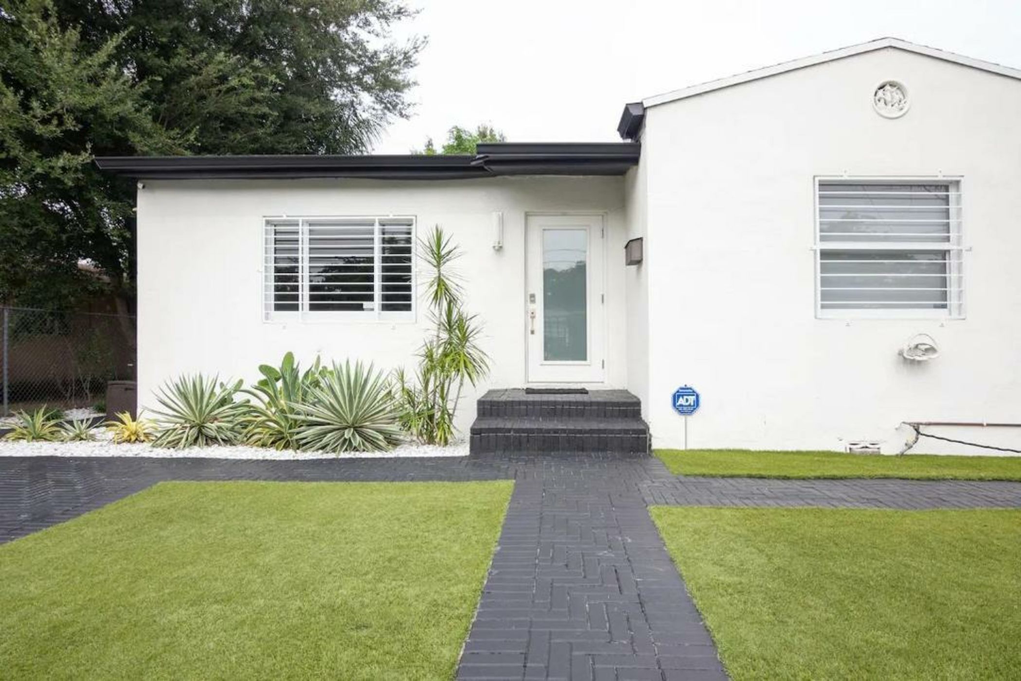 Buenavista Bungalow at Lumicollection