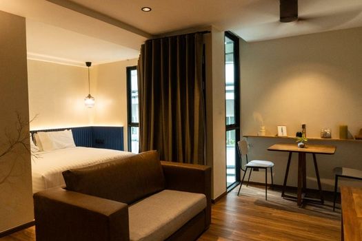 karaarom hotel