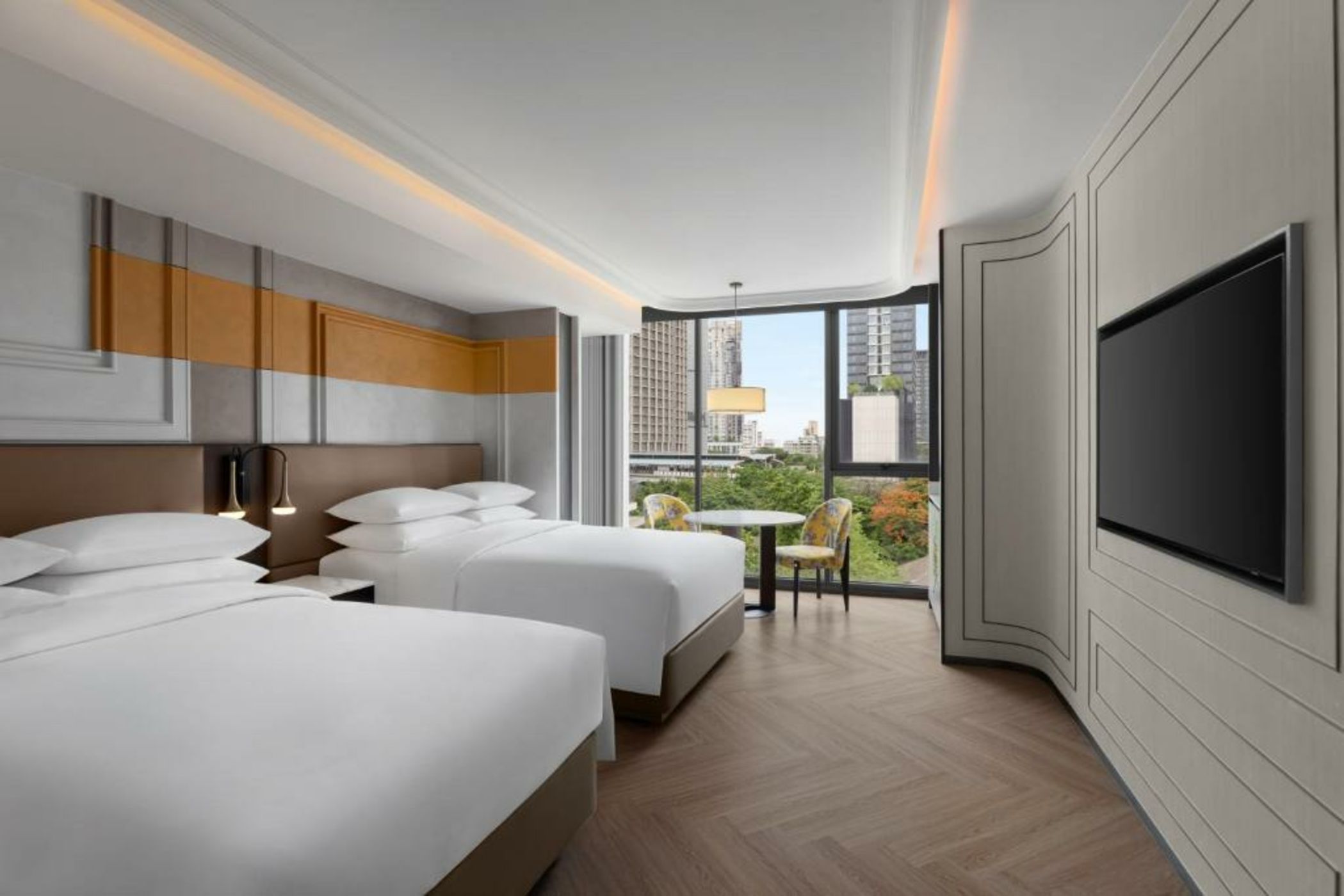 Madi Paidi Bangkok, Autograph Collection