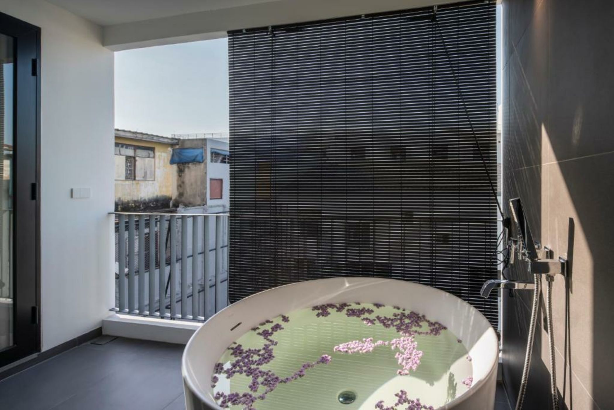 Lilit Bang Lumphu Hotel