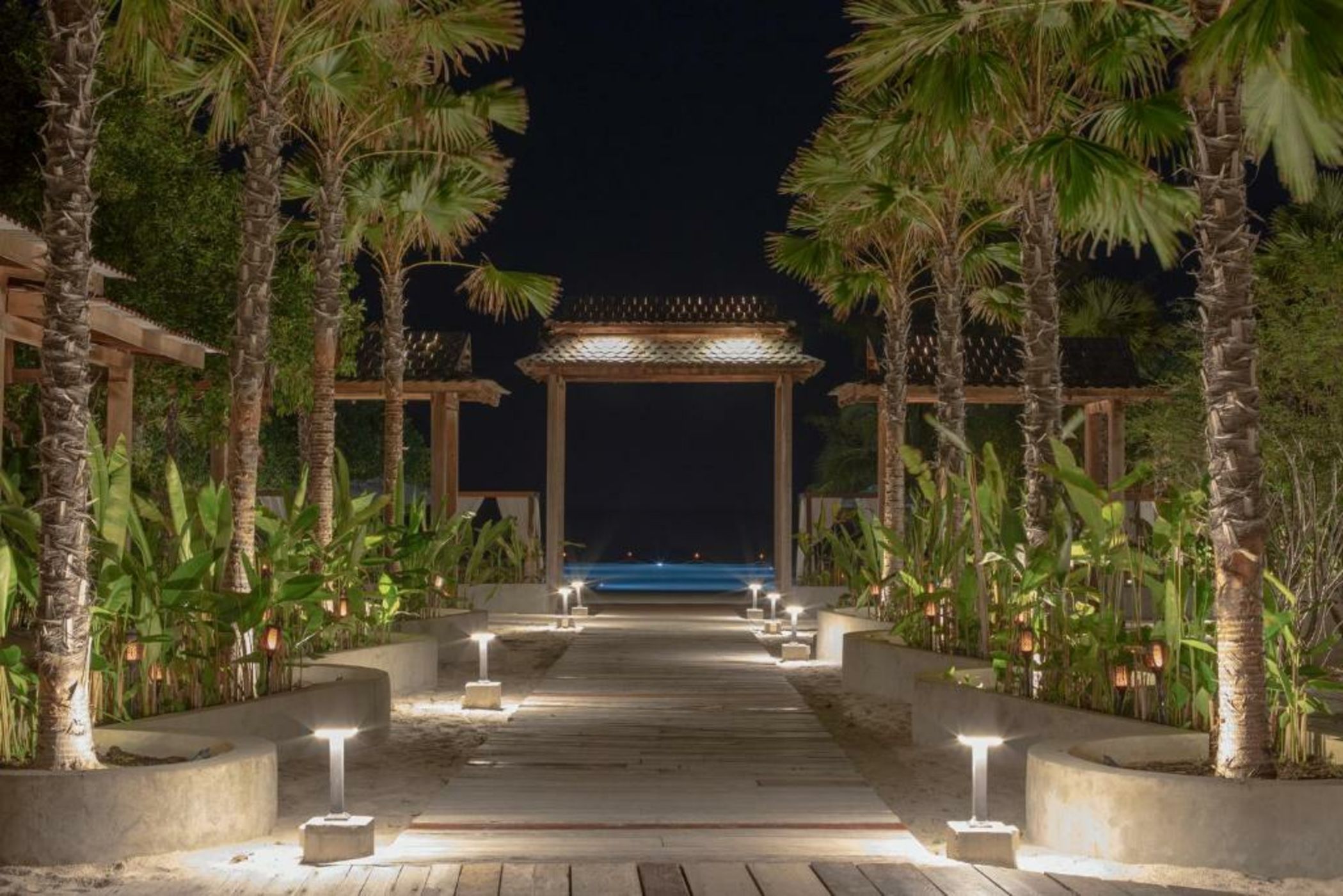 La Passion by Achariyak