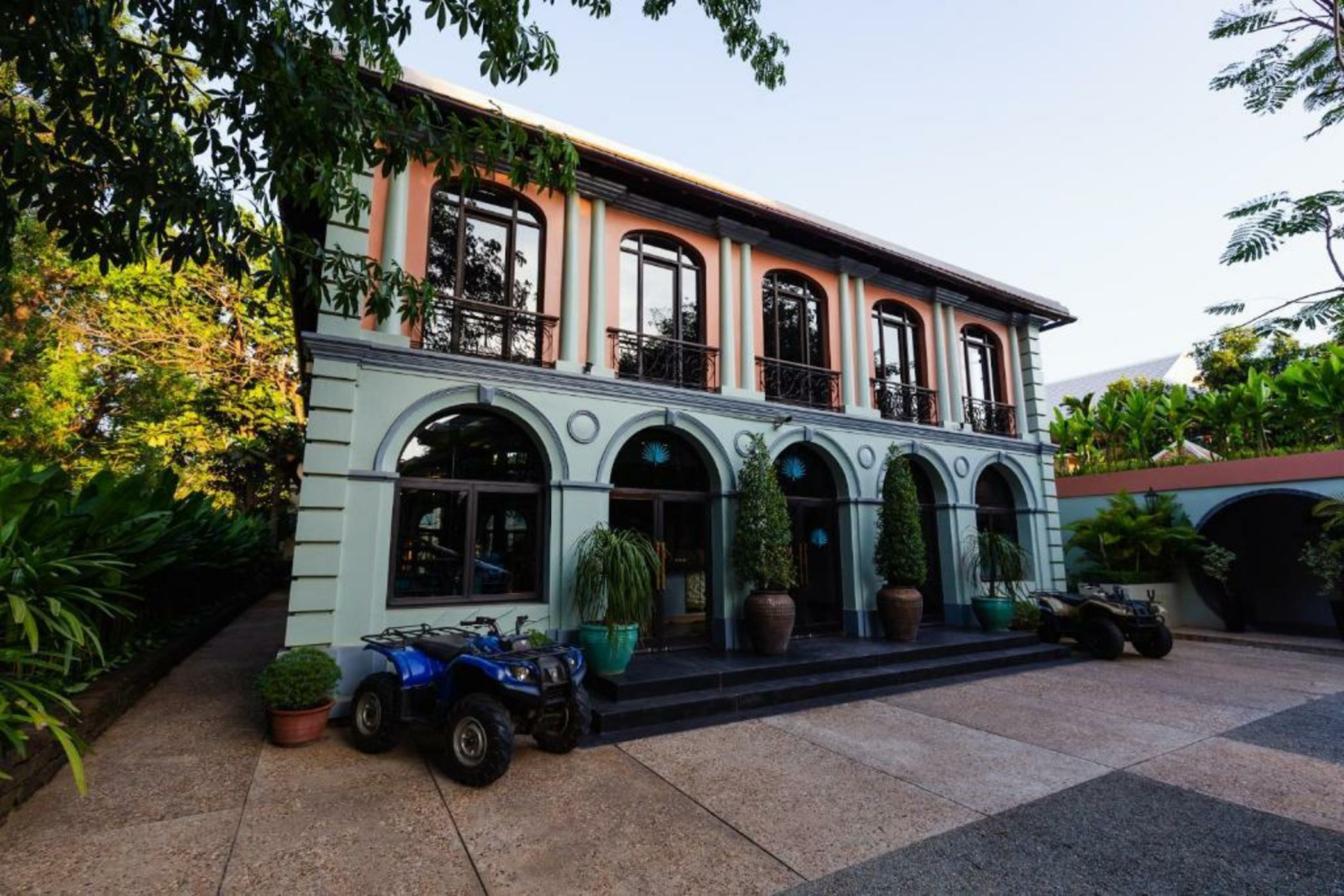 Heritage Suites Hotel