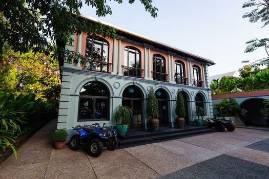 Heritage Suites Hotel