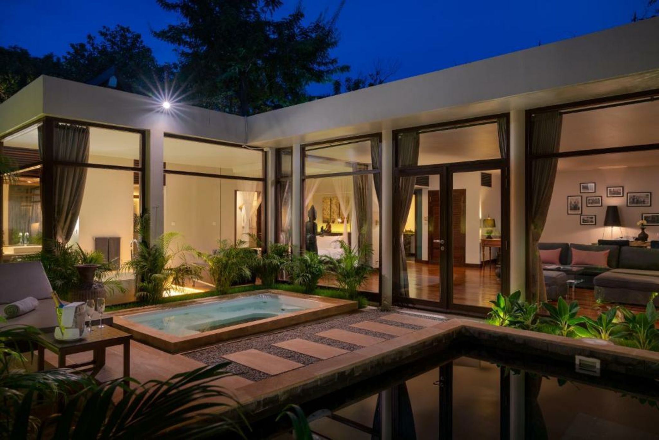 Heritage Suites Hotel