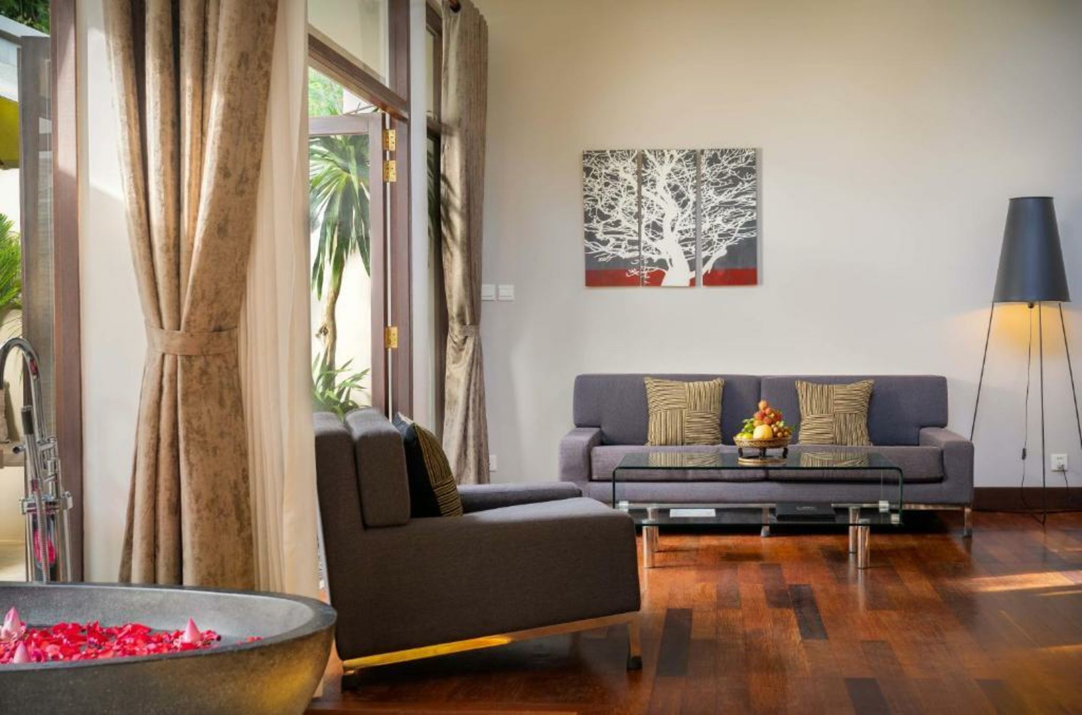 Heritage Suites Hotel