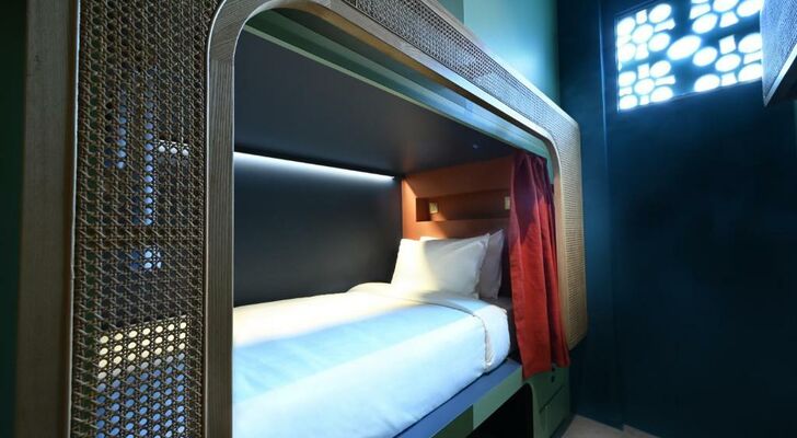 Dream Chaser Boutique Capsule Hotel