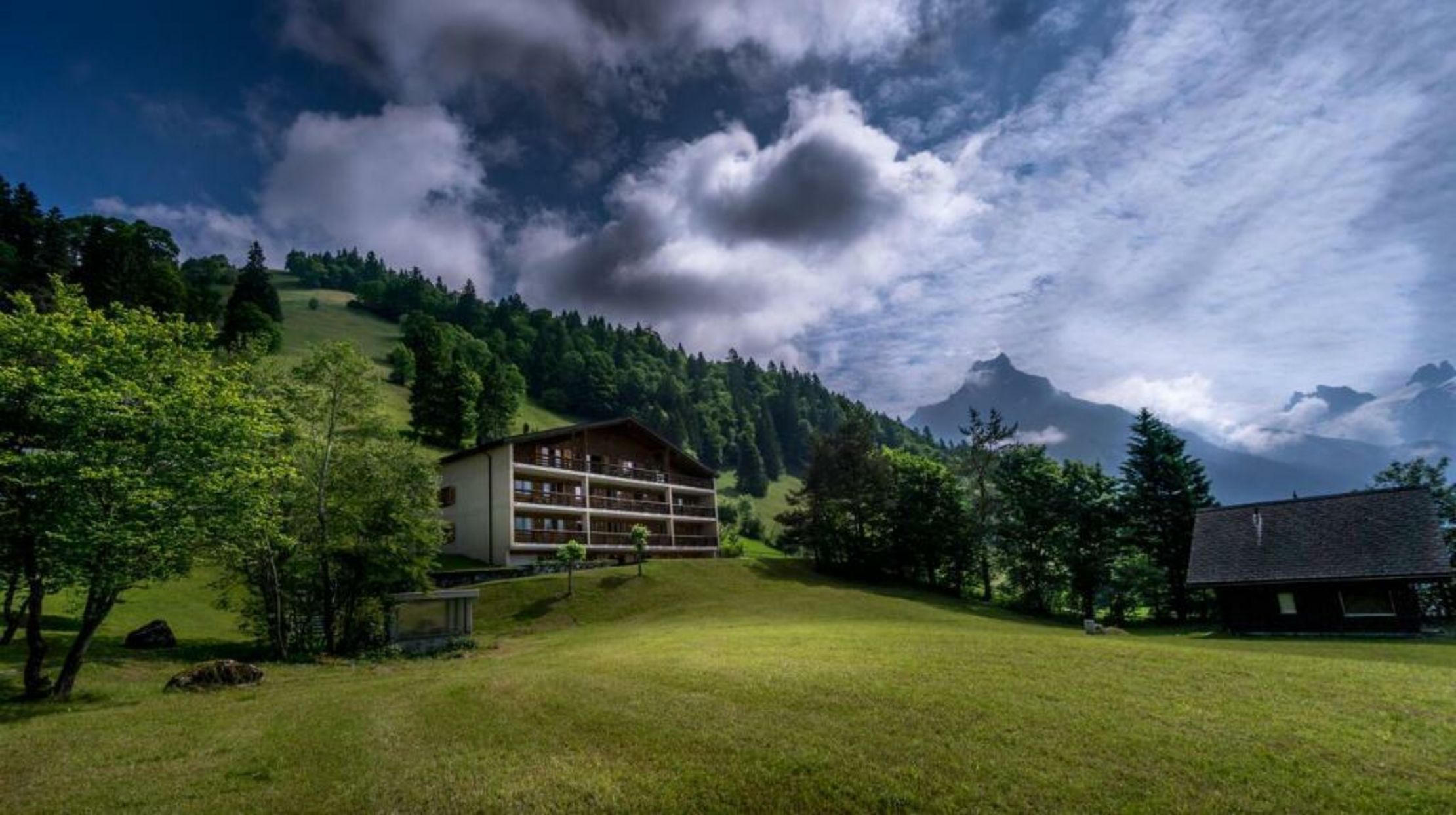 VILLA HUNDERT Boutique Mountainscape