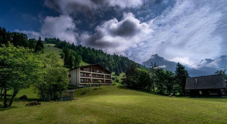 VILLA HUNDERT Boutique Mountainscape