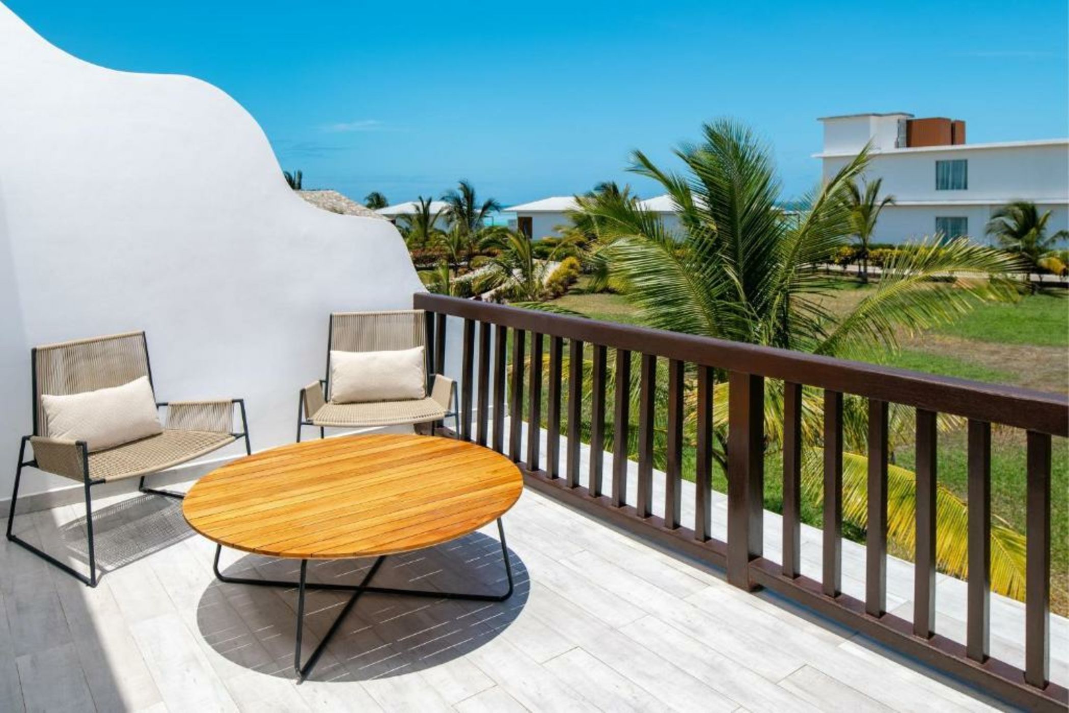 Le Mersenne Zanzibar, Autograph Collection